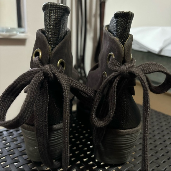 Fly London Mebs Women's Bootie. If between sizes size up. Size 37 Brown - Picture 3 of 5